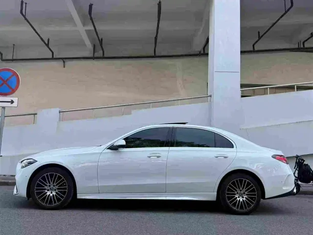 Mercedes-Benz C-Class — Фото автомобиля 2