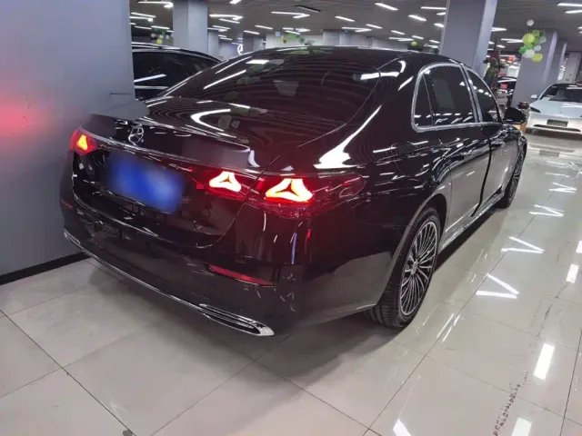 Mercedes-Benz E-Class — Фото автомобиля 6