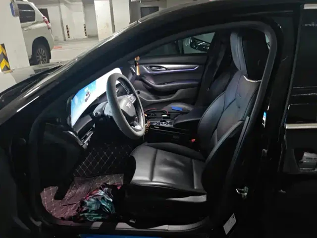 Cadillac CT5 — Фото автомобиля 9