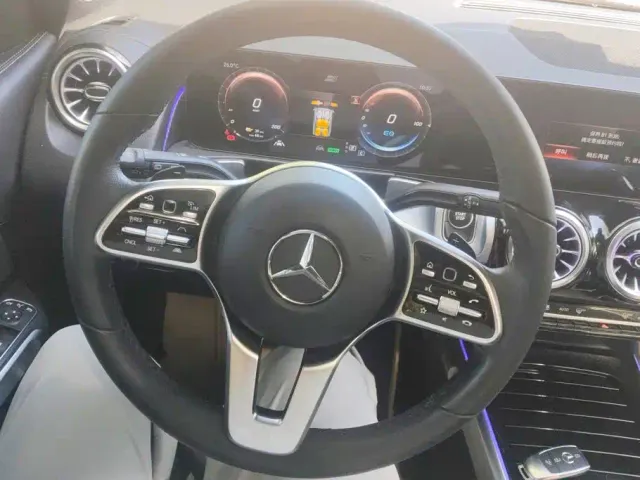 Mercedes-Benz EQB — Фото автомобиля 15