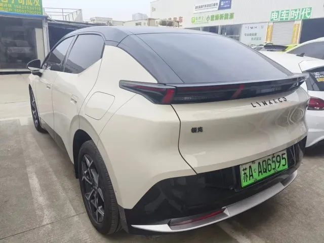 Lynk & Co Z20 — Фото автомобиля 9