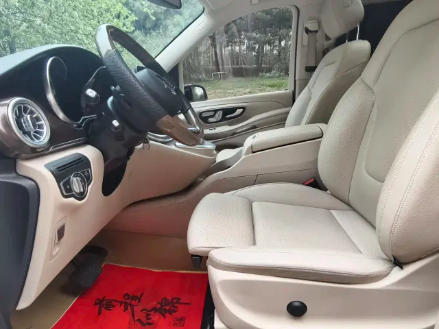 Mercedes-Benz V-Class — Фото автомобиля 11