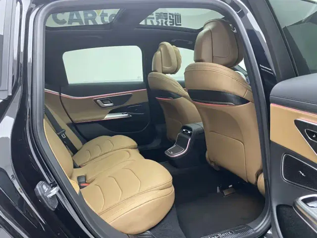 Mercedes-Benz E-Class — Фото автомобиля 27