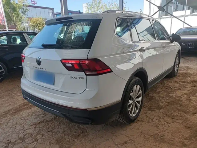 Volkswagen Tiguan L — Фото автомобиля 6