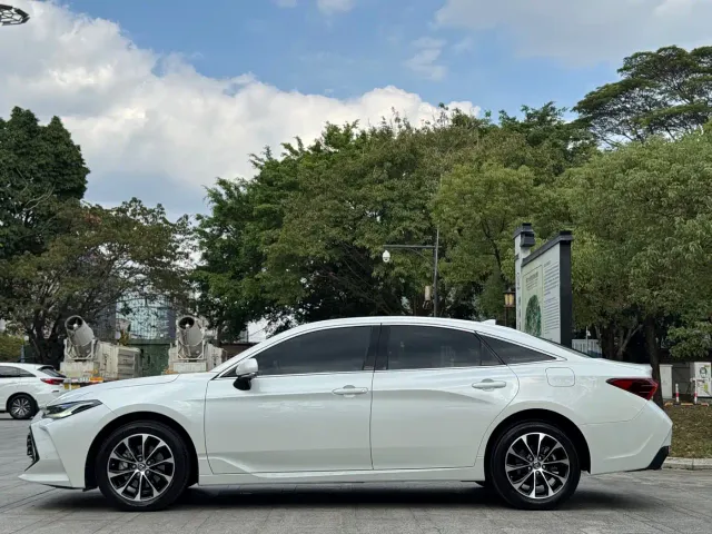 Toyota Avalon — Фото автомобиля 5