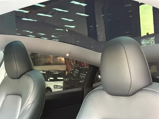 Tesla Model Y — Фото автомобиля 8