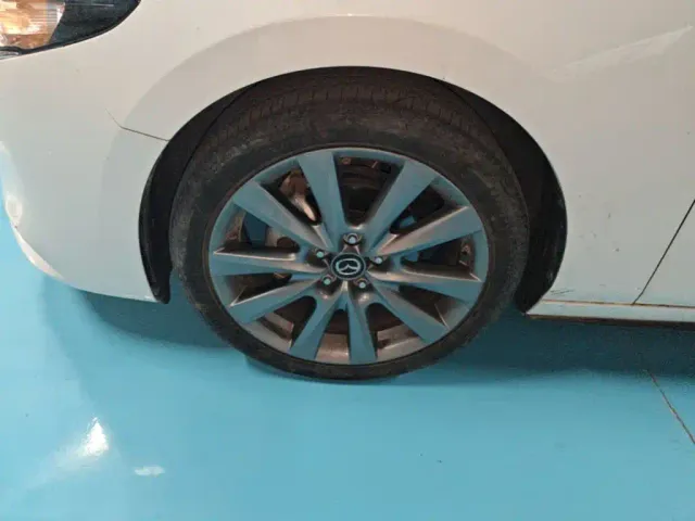 Mazda Axela — Фото автомобиля 22