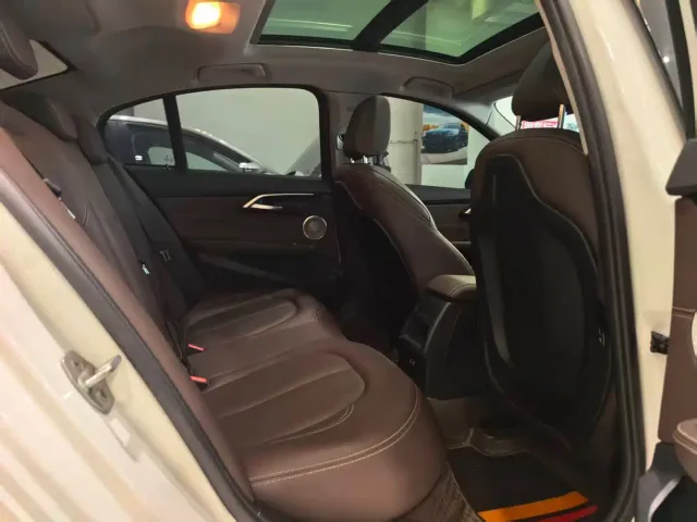 BMW 1 Series — Фото автомобиля 14