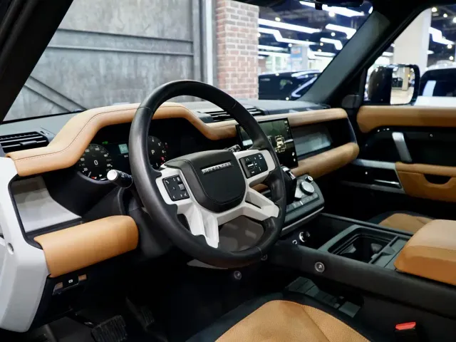 Land Rover Defender — Фото автомобиля 6