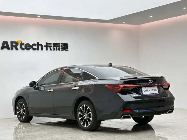 Toyota Avalon — Фото автомобиля 3