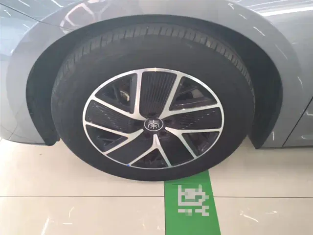 BYD Qin L — Фото автомобиля 22