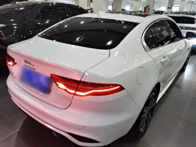 Jaguar XEL — Фото автомобиля 5
