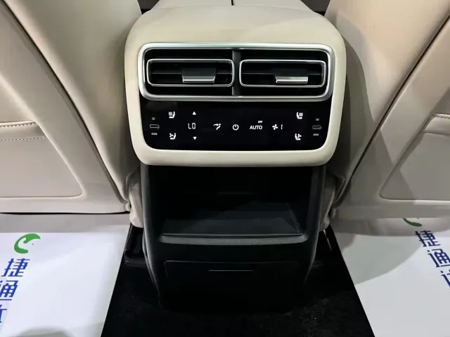 Li Auto L6 — Фото автомобиля 6