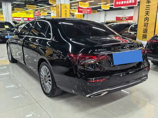 Mercedes-Benz E-Class — Фото автомобиля 13