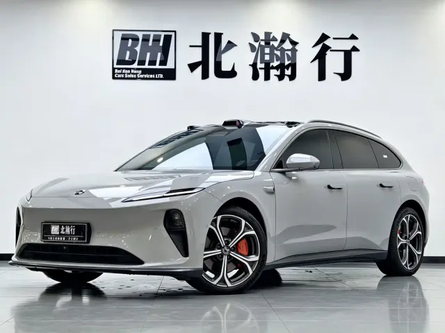 Фотография автомобиля — Nio ET5 Touring