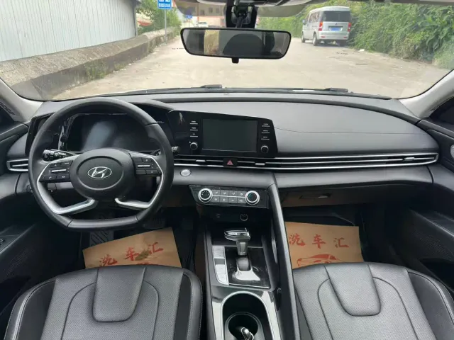 Hyundai Elantra — Фото автомобиля 6