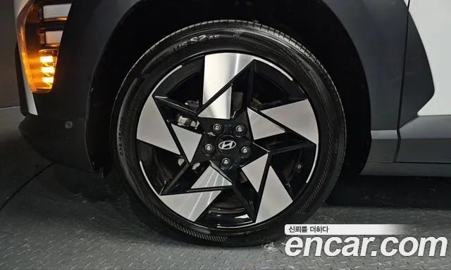 Hyundai Kona SX2 — Фото автомобиля 5