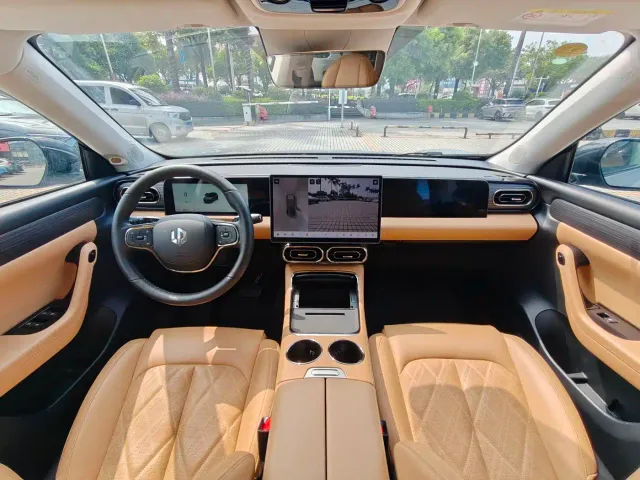 Leapmotor C11 — Фото автомобиля 13