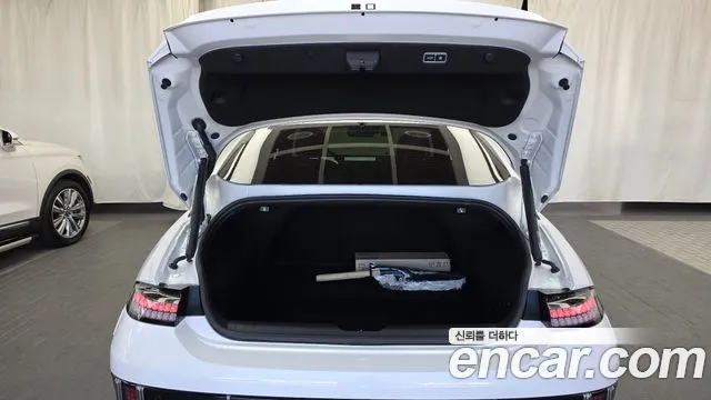 Hyundai Ioniq 6 — Фото автомобиля 20
