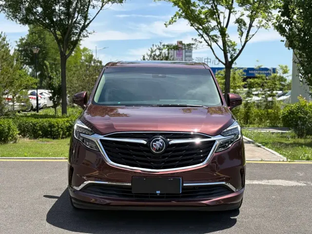 Buick GL8 — Фото автомобиля 3