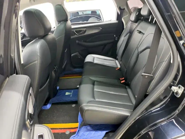 Roewe RX5 — Фото автомобиля 16