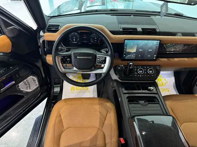 Land Rover Defender — Фото автомобиля 8