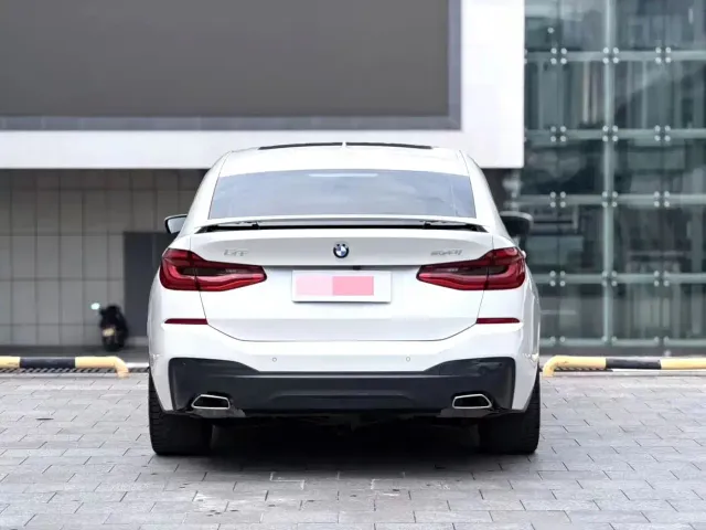 BMW 6 Series Gran Turismo — Фото автомобиля 9
