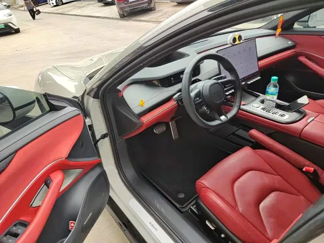Xiaomi SU7 — Фото автомобиля 15