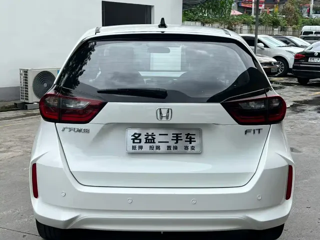 Honda Fit — Фото автомобиля 4