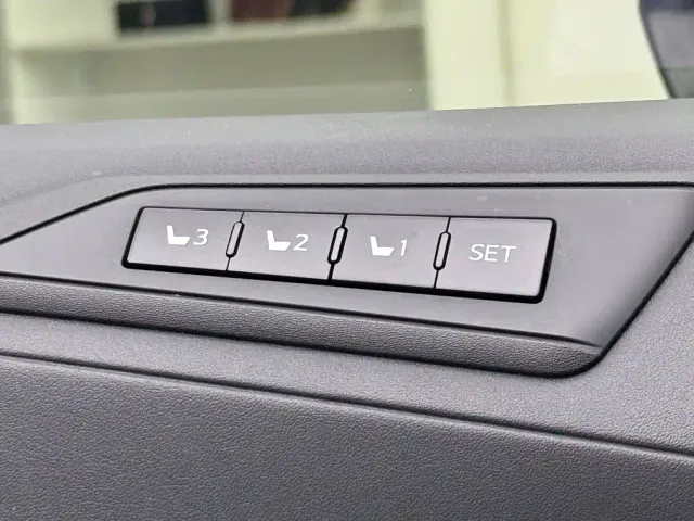 Toyota Vellfire — Фото автомобиля 16