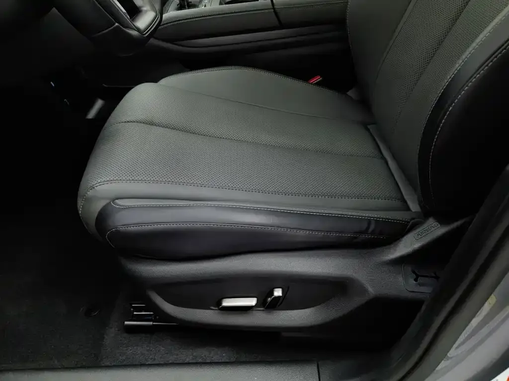 BYD Qin L 2025 DM-i Smart Drive Edition 120KM Surpassing — Фото автомобиля 20