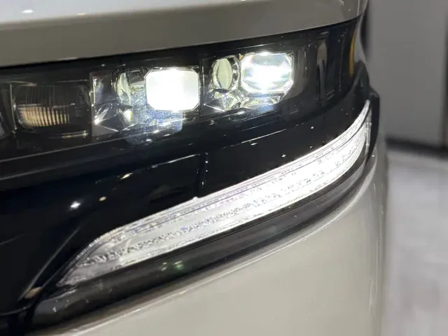 Toyota Vellfire — Фото автомобиля 14