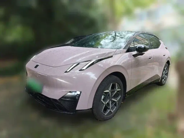 Фотография автомобиля — Lynk & Co Z20