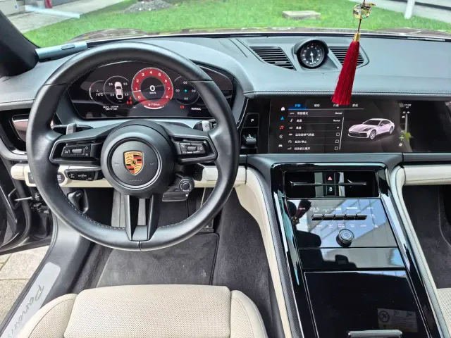 Porsche Panamera — Фото автомобиля 17