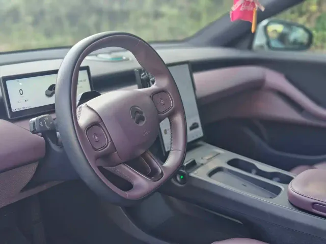 Nio ET5 — Фото автомобиля 4