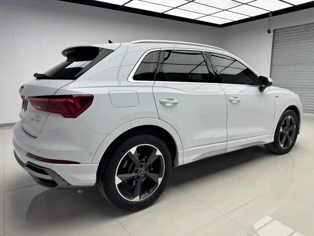 Audi Q3 — Фото автомобиля 5