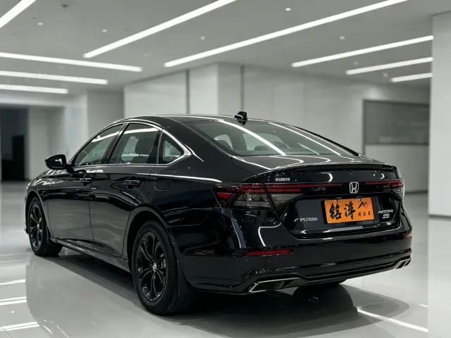 Honda Accord — Фото автомобиля 5