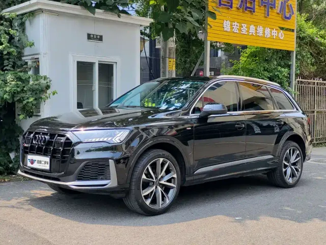 Фотография автомобиля — Audi Q7