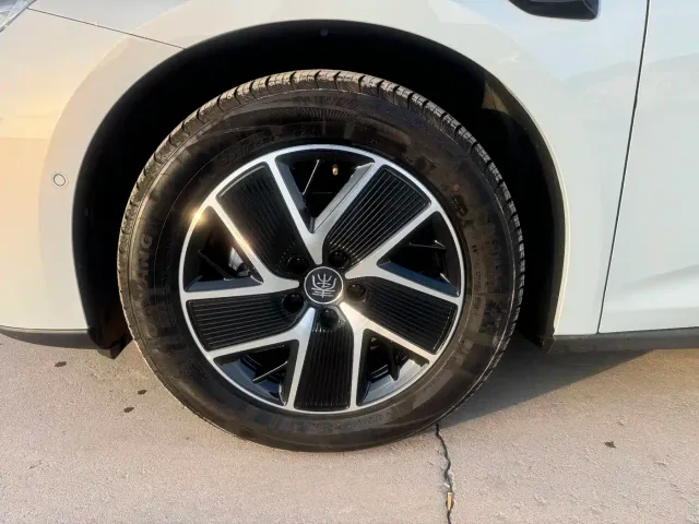 BYD Qin L — Фото автомобиля 4