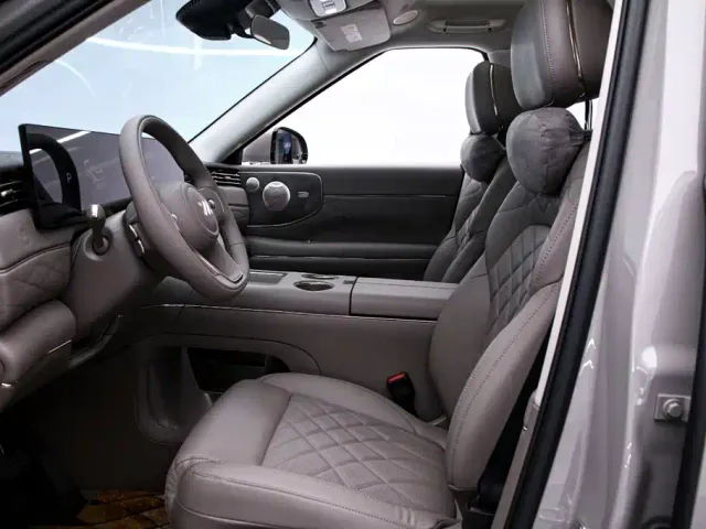 IM Motors LS9 — Фото автомобиля 14