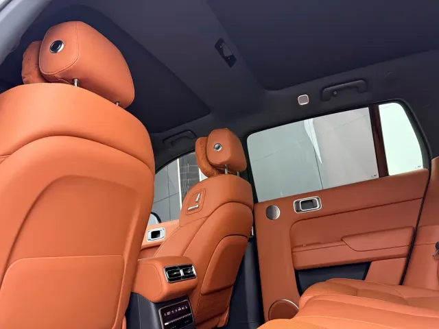 Li Auto L7 — Фото автомобиля 9