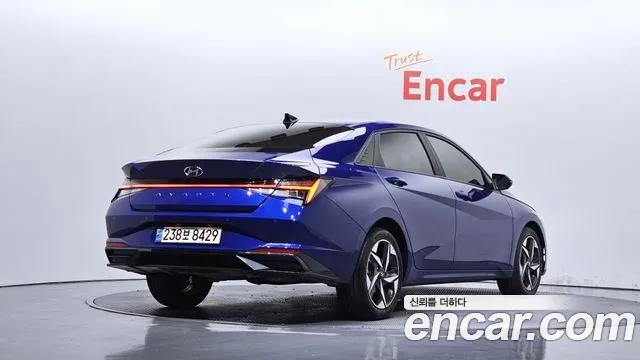 Hyundai Avante CN7 — Фото автомобиля 2