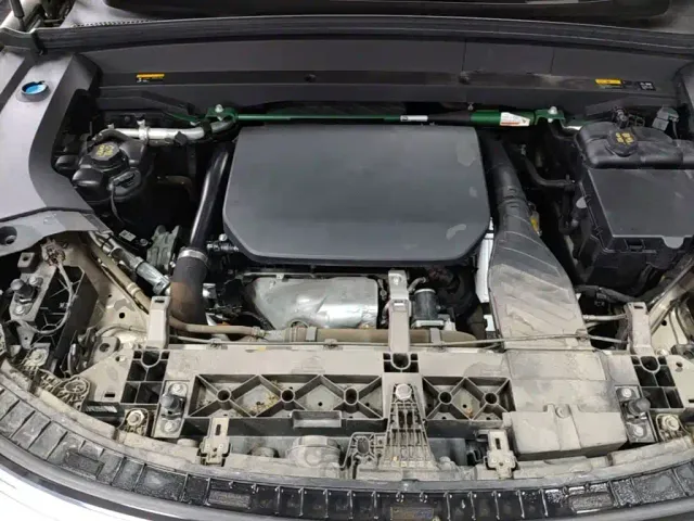 Li Auto L8 — Фото автомобиля 19