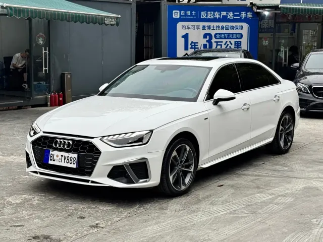 Фотография автомобиля — Audi A4L