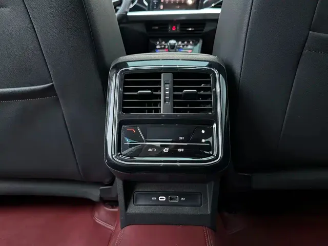 Volkswagen Passat — Фото автомобиля 11