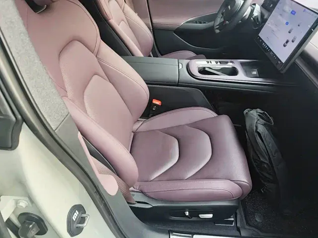 Xiaomi SU7 — Фото автомобиля 24