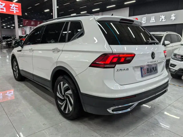 Volkswagen Tiguan L — Фото автомобиля 7