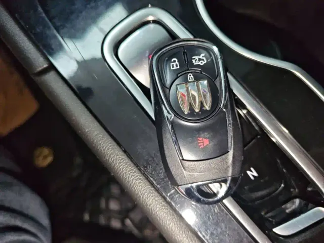 Buick Regal — Фото автомобиля 8