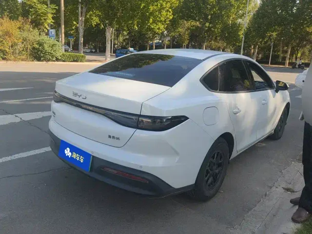 BYD Seal 05 DM-i — Фото автомобиля 3