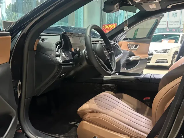 Mercedes-Benz E-Class — Фото автомобиля 15